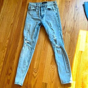 Aeropostale cheeky jegging size 4
